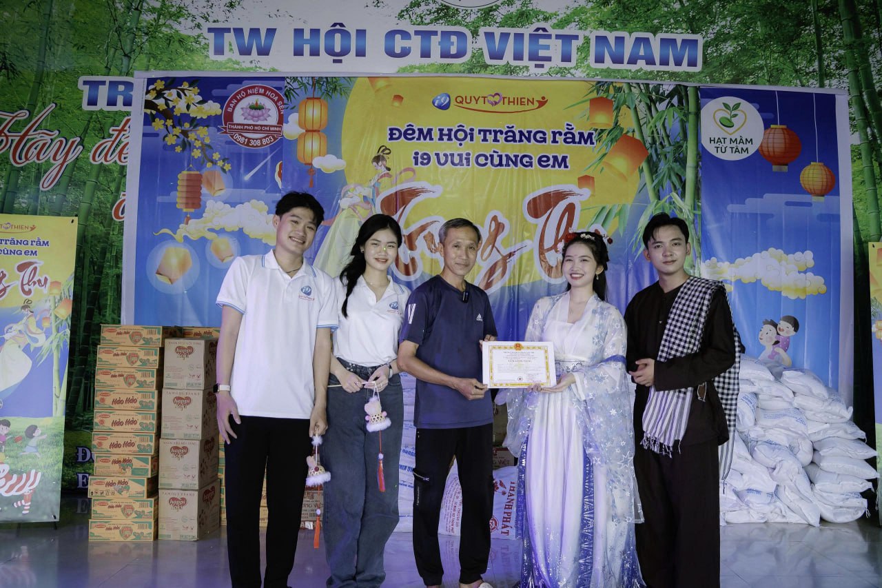 Hình ảnh minh họa các giá trị cốt lõi của 789win link như an toàn, minh bạch, công bằng, đổi mới và trách nhiệm xã hội, được thể hiện qua các biểu tượng hoặc hình ảnh trừu tượng với tông màu chủ đạo cam đỏ và vàng.